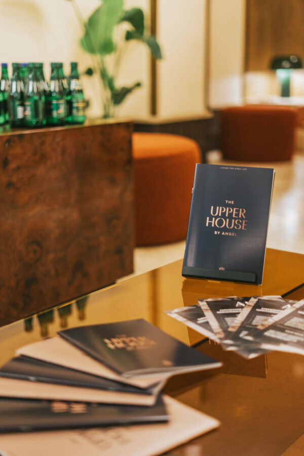 The Upper House by Angel Dzień Otwarty
